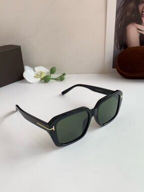 ?Authentic- Tom Ford Women\'s Cheyenne Oversize Butterfly Sunglass Shiny Black Tom Ford | Accessories | Tom Fordcheyenne 68mm Butterfly  main image 2